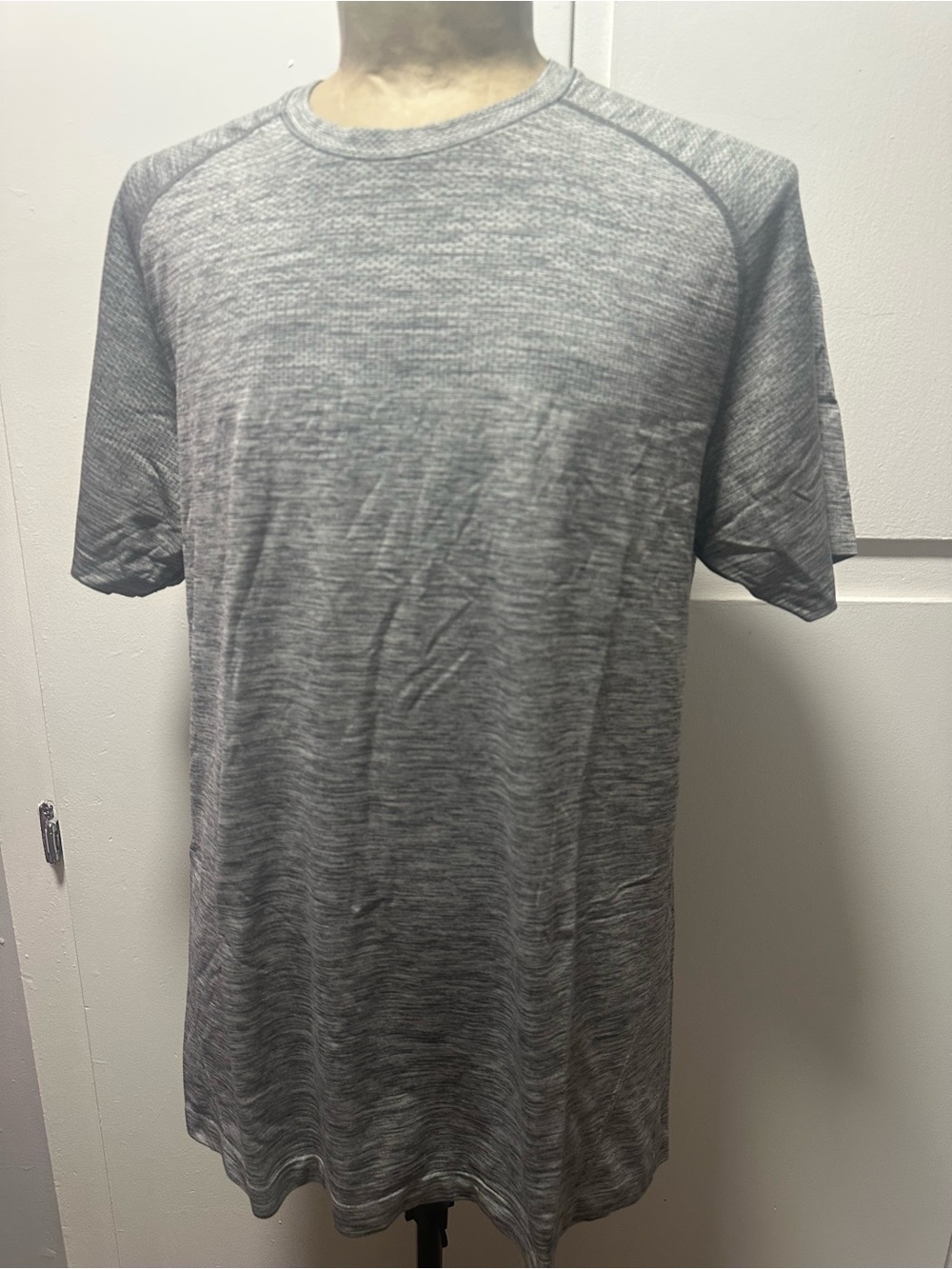 Lululemon Men's Grey Performance Crew Neck Shirt Sz. L